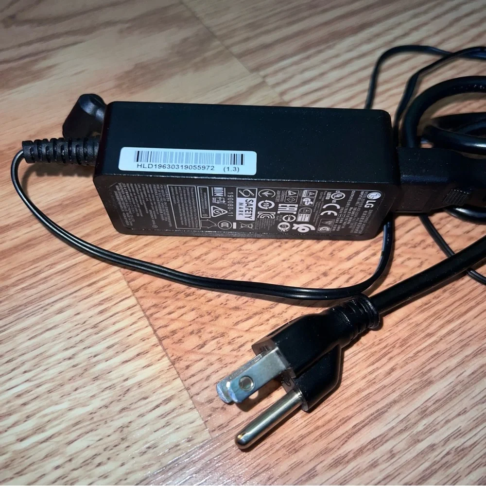 Genuine LG Switching Adapter Model: ads-25sfa-19-3